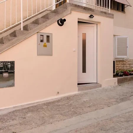 Katarina Apartment *